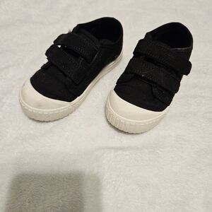 Wonder Nation Black and White Kids Sneakers - Size 9